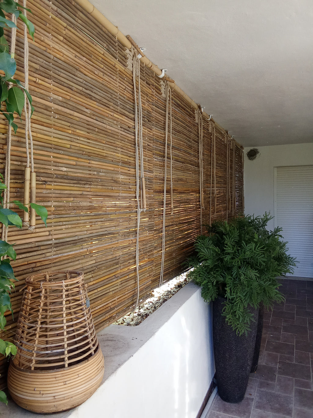 La Julietta - Bamboo roller blinds