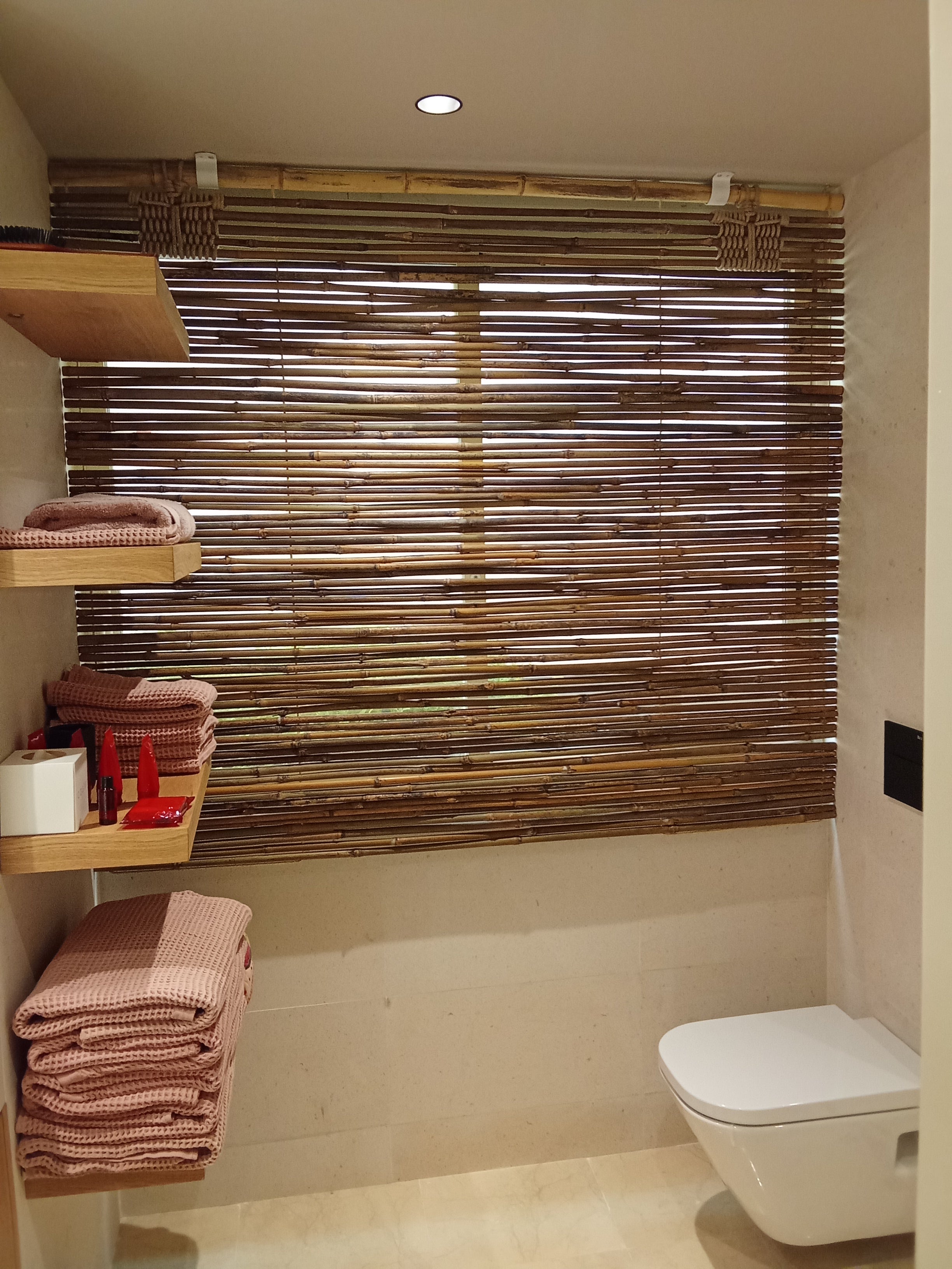 La Julietta - Bamboo roller blinds