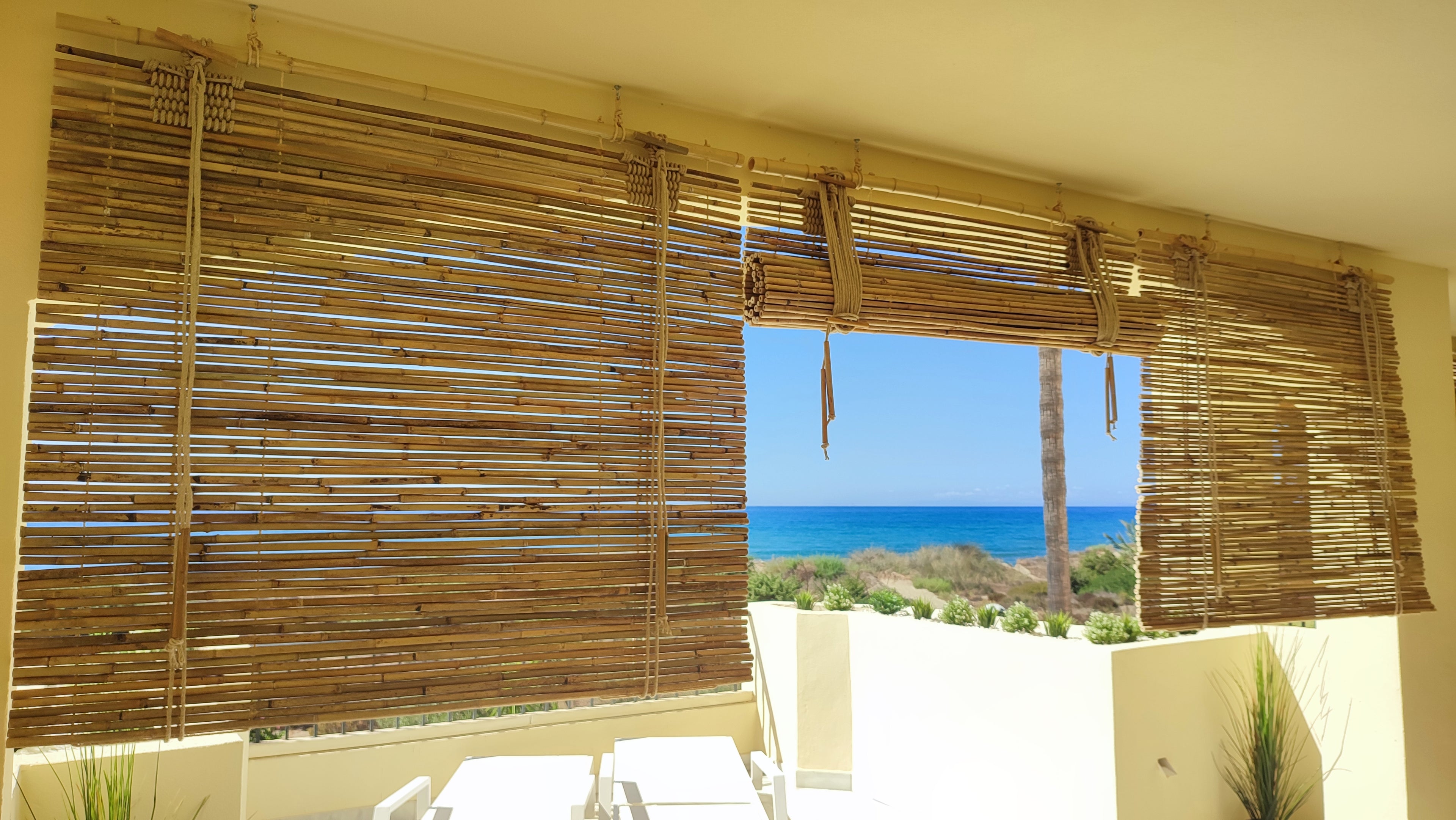 La Julietta - Bamboo roller blinds